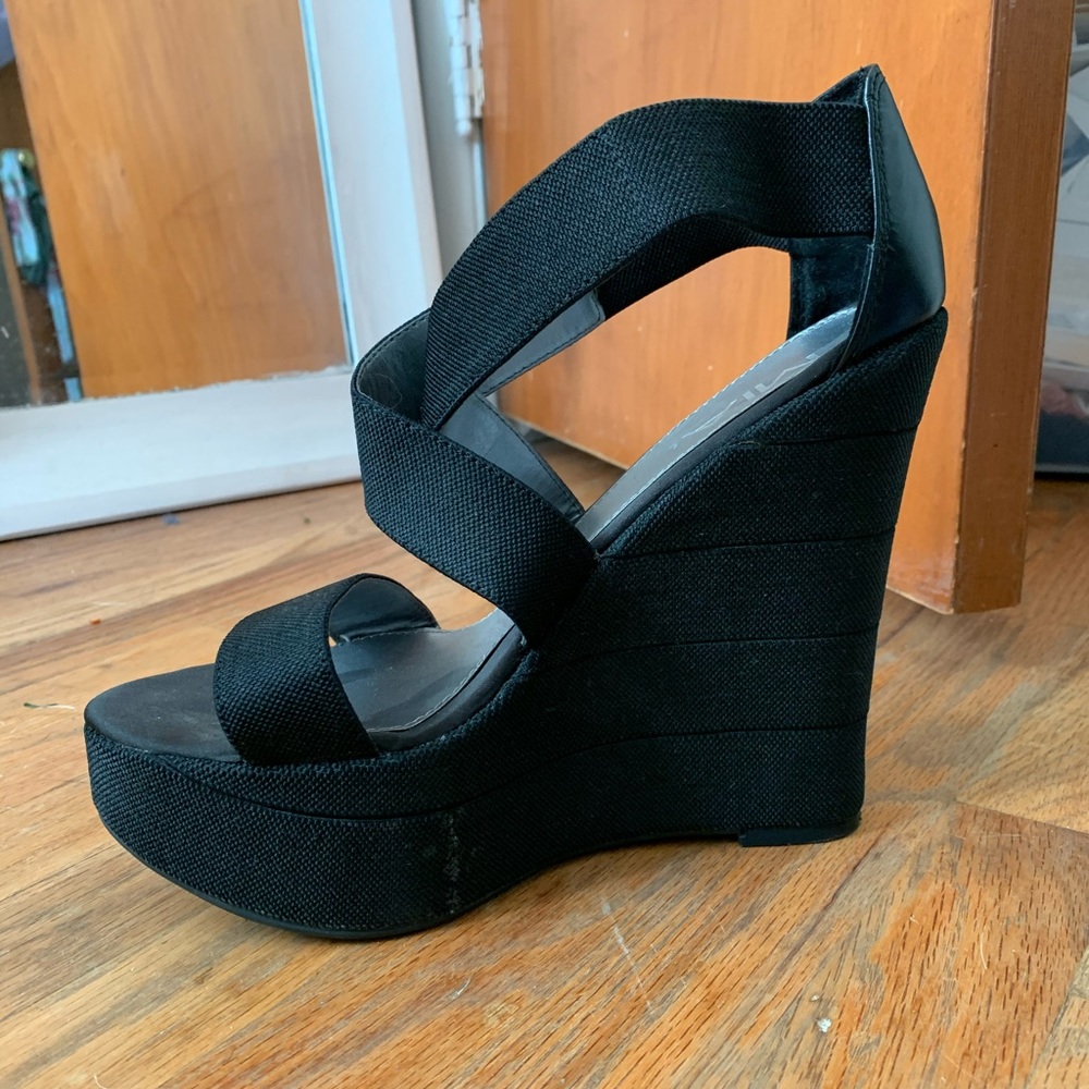 MIA wedge